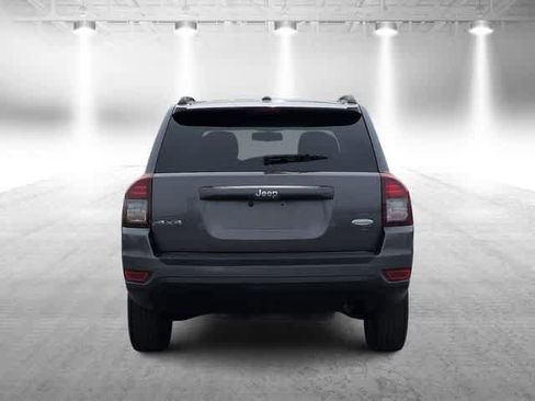 Used 2017 Jeep Compass Latitude AWD/4WD image 7