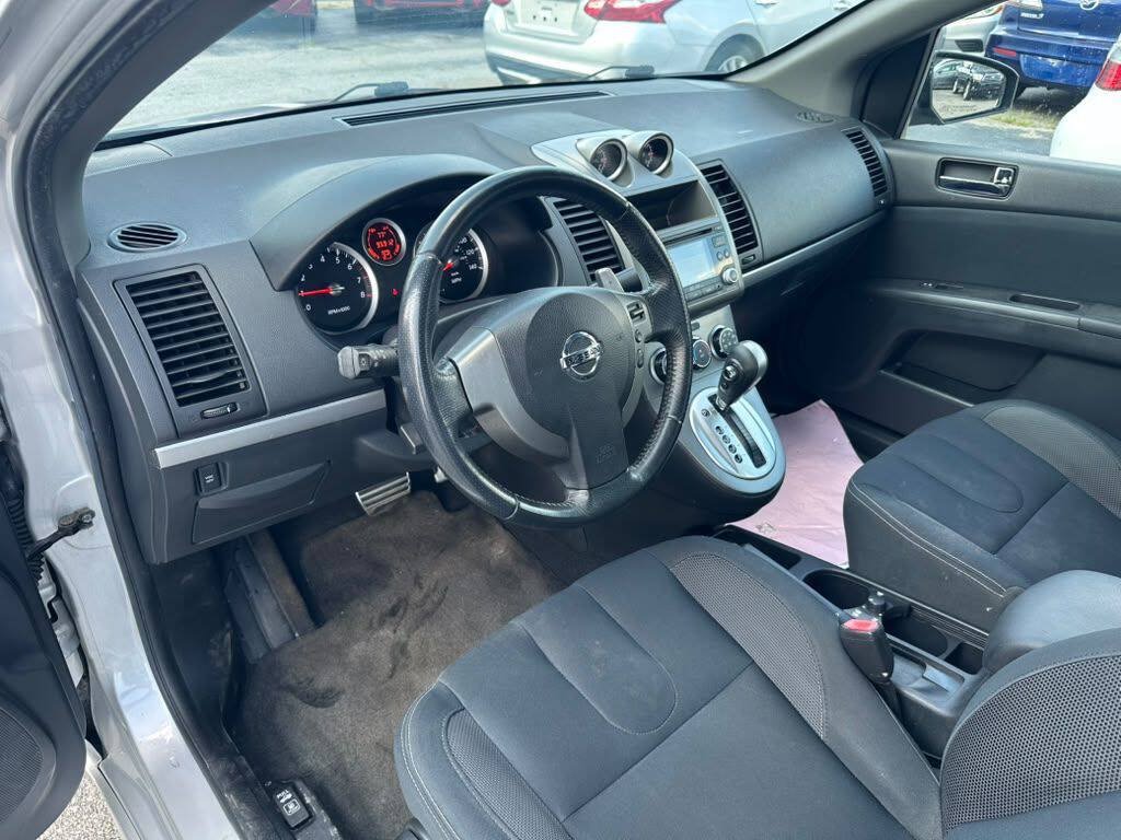 Used 2011 Nissan Sentra SE-R FWD image 11