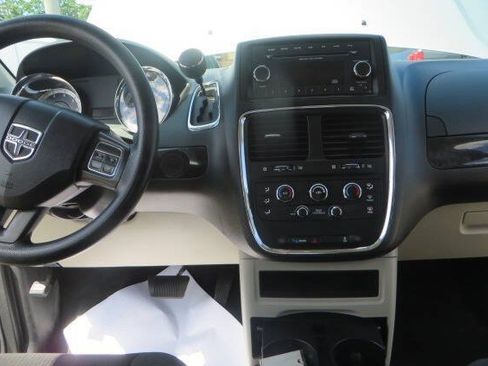 Used 2016 Dodge Grand Caravan SE w/ Quick Order Package 29E SE FWD image 26