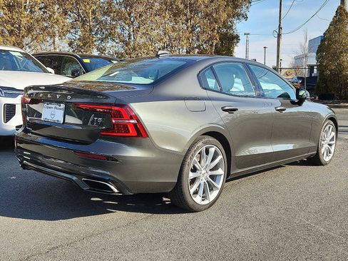 Certified 2021 Volvo S60 T5 Momentum w/ Protection Package Premier image 6