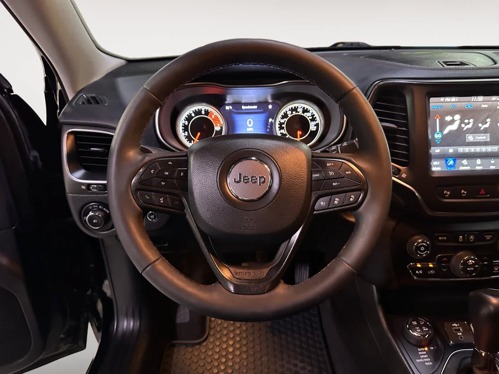 Used 2023 Jeep Cherokee Trailhawk AWD/4WD image 19