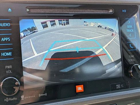 Used 2018 Toyota Tacoma TRD Off-Road AWD/4WD image 13