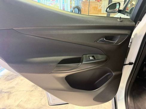 Used 2023 Chevrolet Bolt EUV LT FWD image 44