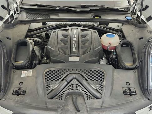Used 2017 Porsche Macan GTS AWD/4WD image 49