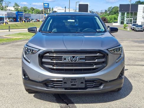 Used 2021 GMC Terrain SLT w/ Infotainment Package II AWD/4WD image 2