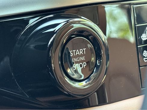 Certified 2026 Nissan Pathfinder Platinum FWD image 7