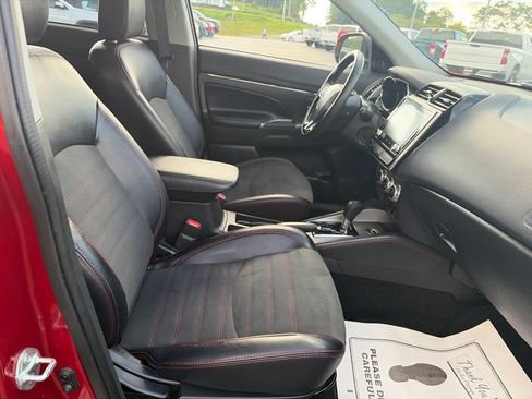 Used 2025 Mitsubishi Outlander Sport ES AWD/4WD image 36