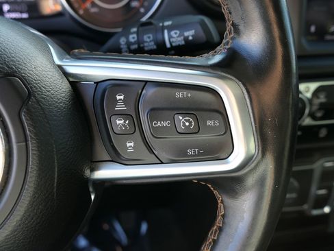 Used 2020 Jeep Wrangler Unlimited Sahara image 14