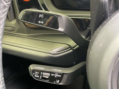 Certified 2025 Porsche Cayenne GTS AWD/4WD image 41