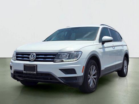 Used 2019 Volkswagen Tiguan S w/ Driver Assistance Package FWD image 2