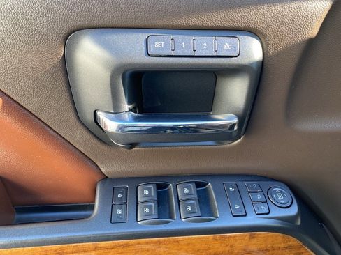 Certified 2015 Chevrolet Silverado 1500 High Country w/ High Country Premium Package image 27