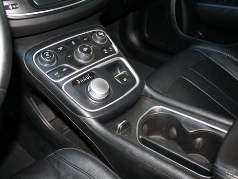 Used 2016 Chrysler 200 Limited Platinum FWD image 21