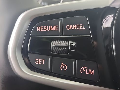 Used 2025 BMW 230i Coupe w/ M Sport Package image 10