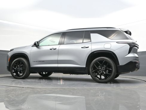 Used 2024 Chevrolet Traverse RS FWD image 47
