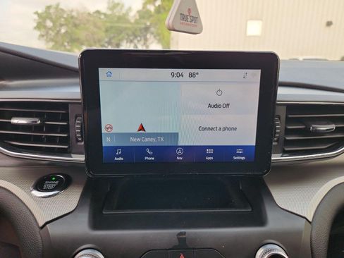 Used 2020 Ford Explorer XLT w/ Equipment Group 202A AWD/4WD image 13
