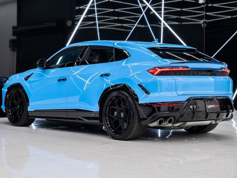 Used 2025 Lamborghini Urus SE AWD/4WD image 28