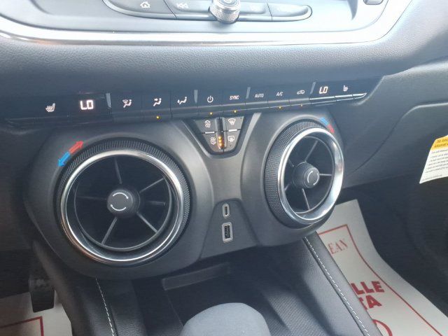 Used 2024 Chevrolet Blazer LT w/ Convenience Package FWD image 18