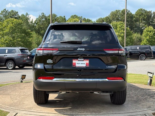 New 2027 Jeep Grand Cherokee Laredo X RWD image 6