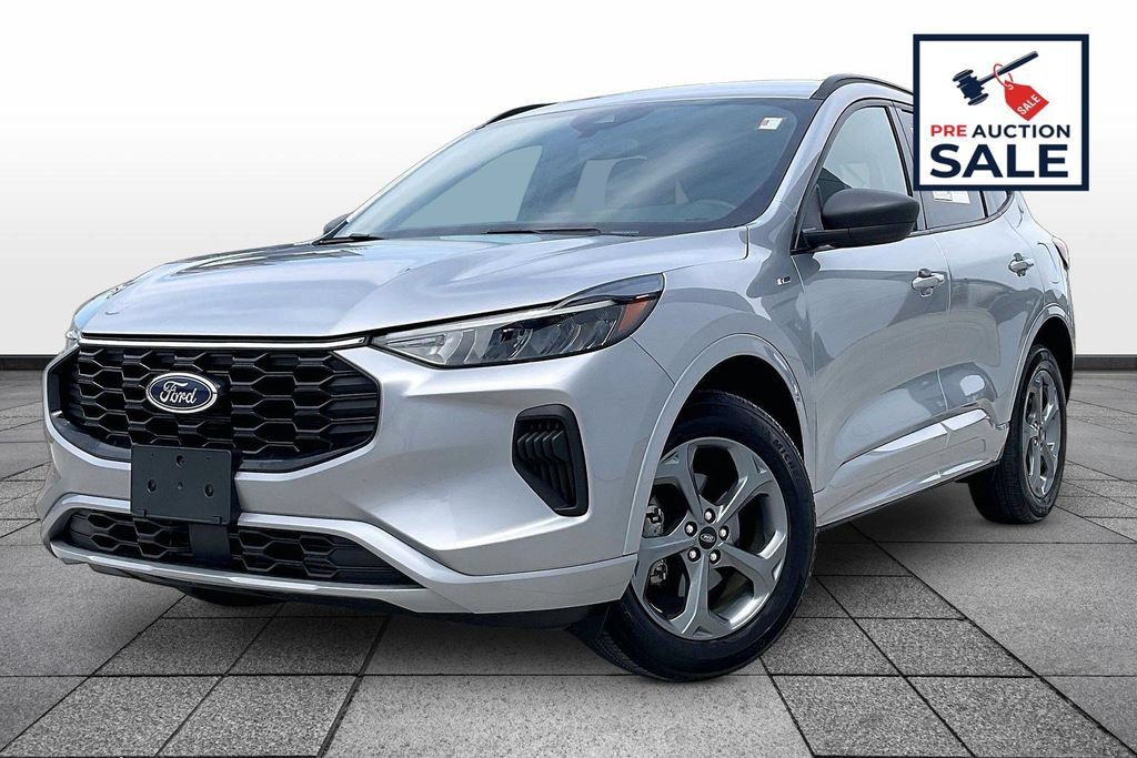 Used 2024 Ford Escape ST-Line w/ Tech Pack #1 AWD/4WD image 1