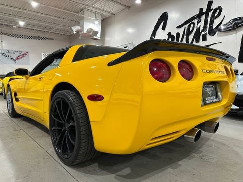 Used 2004 Chevrolet Corvette Coupe w/ Preferred Equipment Group RWD image 3