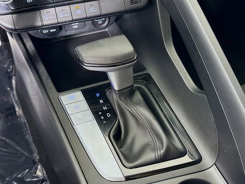 Used 2022 Hyundai Elantra SEL image 20