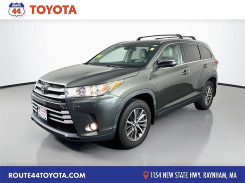 Used 2019 Toyota Highlander XLE AWD/4WD image 1