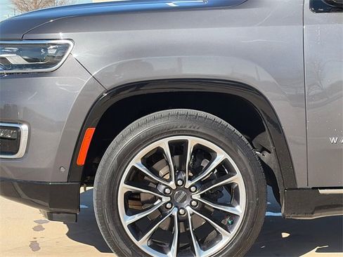 Used 2022 Jeep Wagoneer Series III w/ Premium Group I image 5