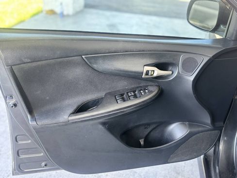 Used 2009 Toyota Corolla S w/ Sport Pkg FWD image 12