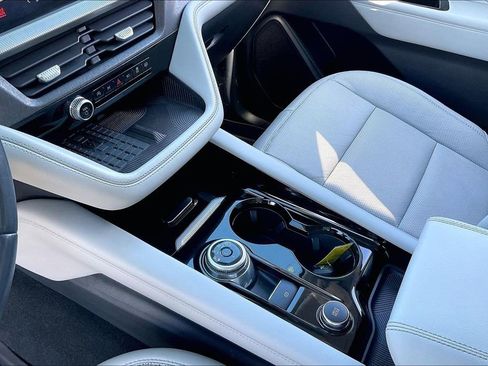 Used 2025 Ford Explorer Platinum w/ Ultimate Package image 15