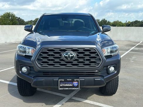 Used 2022 Toyota Tacoma TRD Off-Road AWD/4WD image 9
