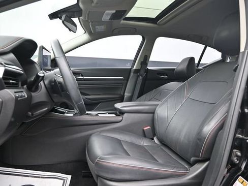 Used 2023 Nissan Altima 2.5 SR w/ SR Premium Package AWD/4WD image 10