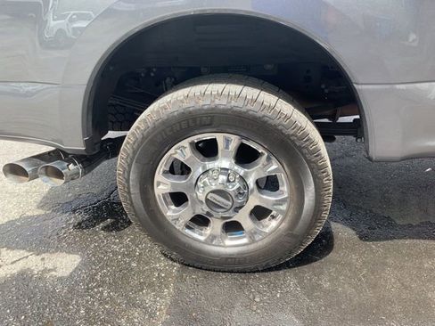 Used 2022 Ford F350 Lariat w/ Chrome Package image 10