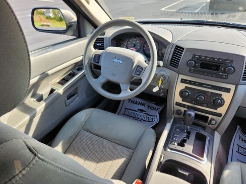 Used 2005 Jeep Grand Cherokee Laredo image 14