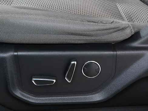 Used 2015 Ford F150 XLT w/ Equipment Group 302A Luxury image 20