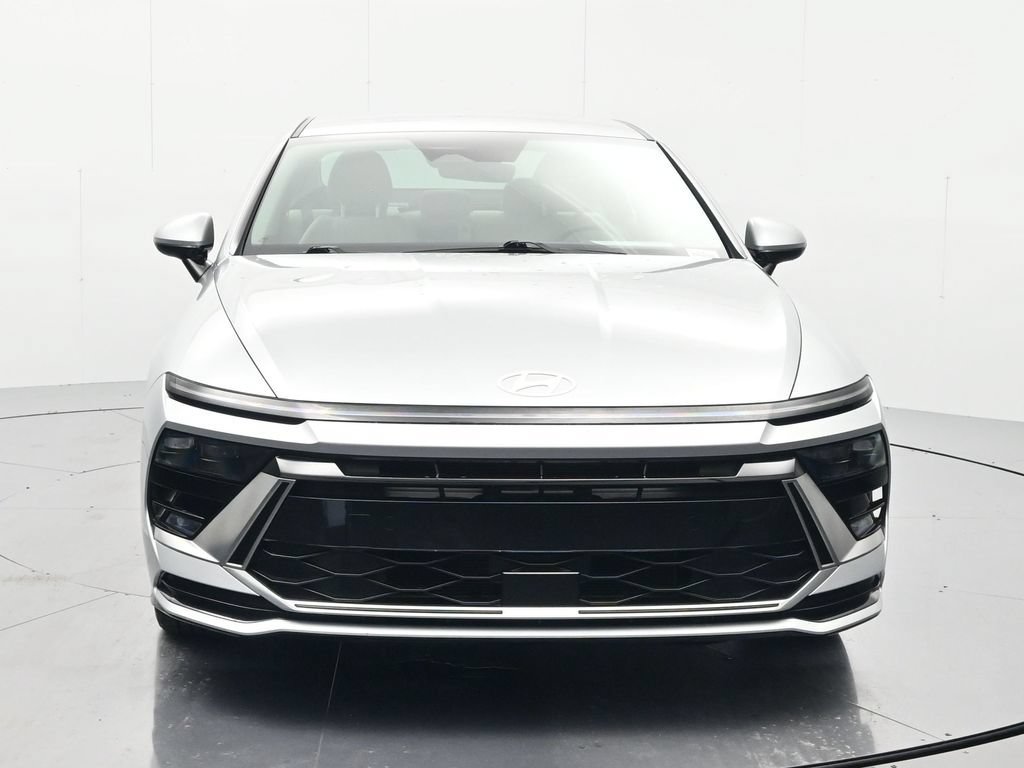 Used 2025 Hyundai Sonata SEL FWD image 2