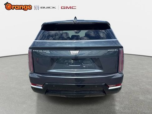 Used 2025 Cadillac Escalade IQ Luxury 2 w/ LPO, Premium Carpet Package AWD/4WD image 4