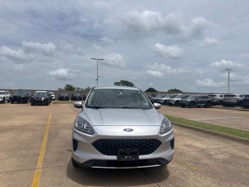 Used 2020 Ford Escape SE FWD image 4