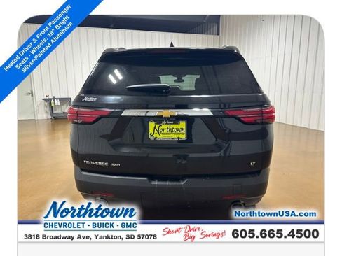 Used 2023 Chevrolet Traverse LT image 4