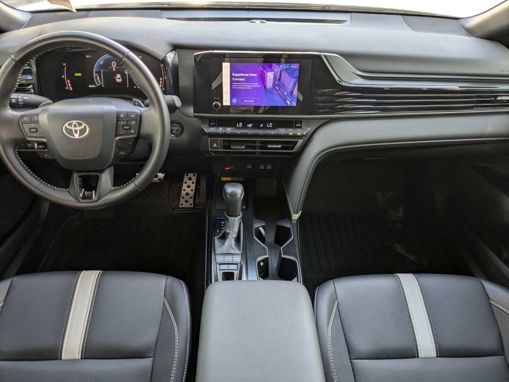 Used 2025 Toyota Camry SE FWD image 14