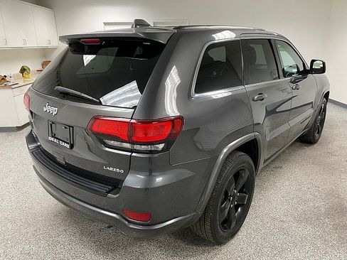 Used 2015 Jeep Grand Cherokee Altitude image 5