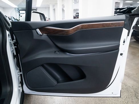 Used 2019 Tesla Model X 100D image 22