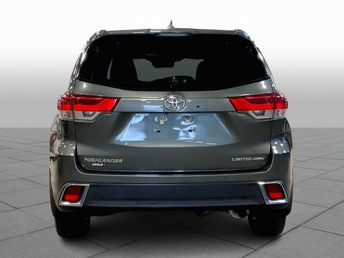 Used 2018 Toyota Highlander Limited Platinum w/ Carpet Mat Package (TMS) image 6