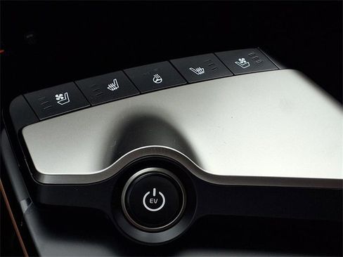 New 2025 Kia EV6 Wind image 11