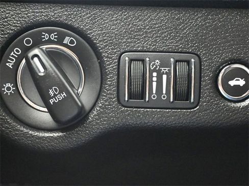 Used 2023 Chrysler 300 Touring L image 29