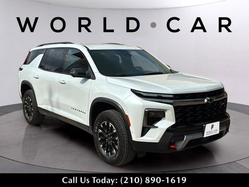 Used 2024 Chevrolet Traverse Z71 w/ Enhanced Driving Package AWD/4WD image 16