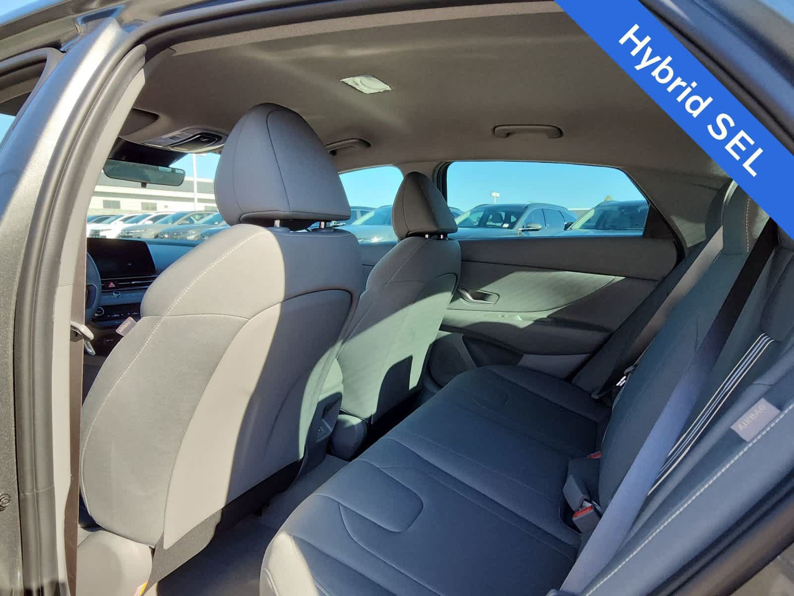 Certified 2025 Hyundai Elantra SEL FWD image 16