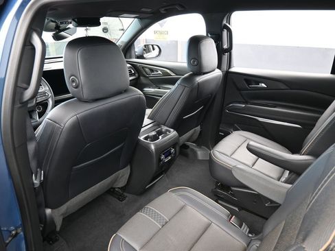 Used 2025 Chevrolet Traverse High Country FWD image 42