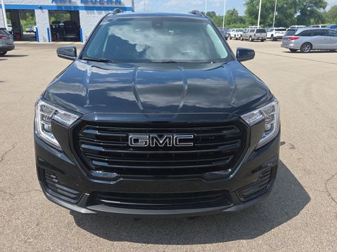 Used 2024 GMC Terrain SLE w/ Driver Convenience Package AWD/4WD image 10