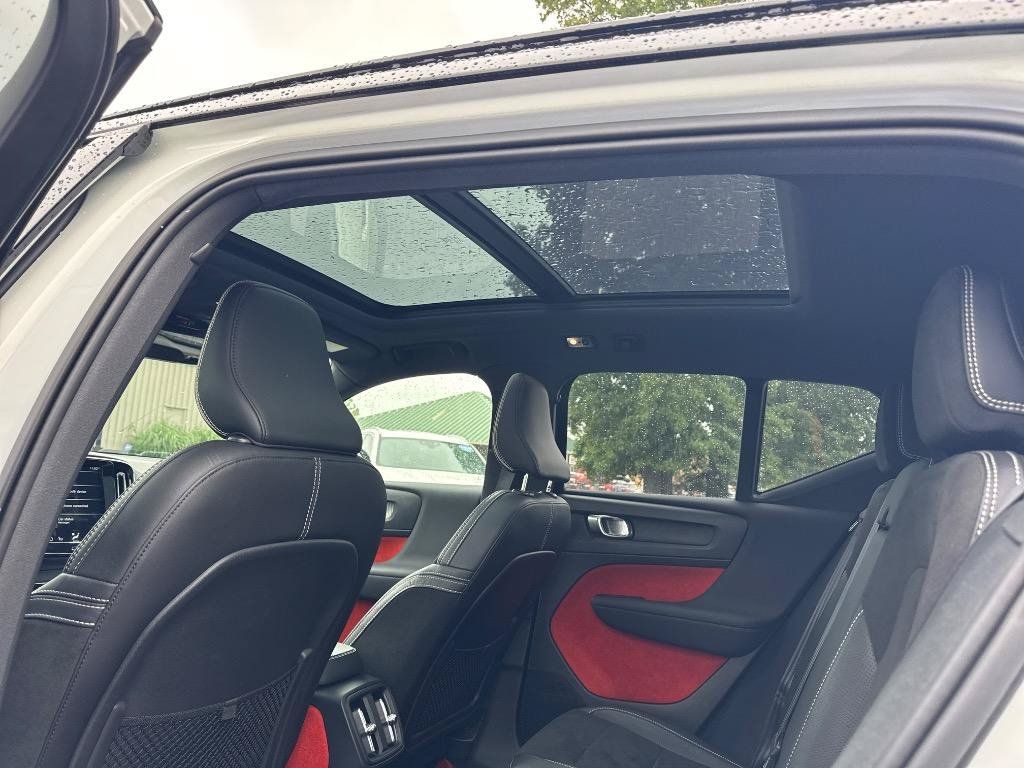 Used 2019 Volvo XC40 T5 R-Design AWD/4WD image 6