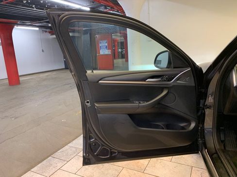 Used 2025 BMW X4 xDrive30i AWD/4WD image 15